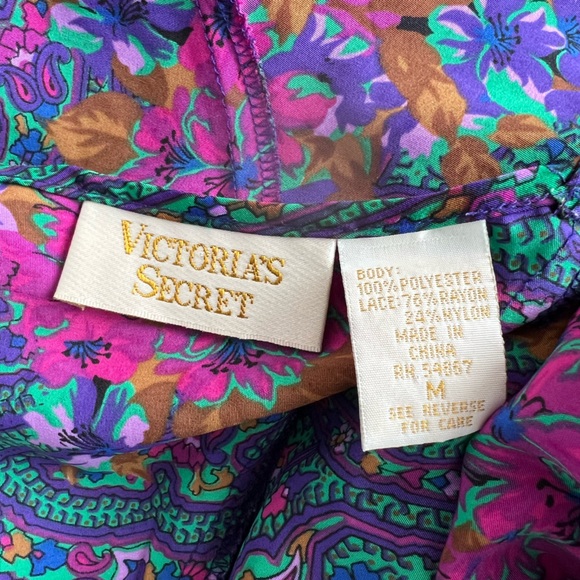 Vintage Vicotria’s Secret lingerie slip on size M - Picture 7 of 7